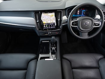 Used Volvo V90 2025 for sale - 78699901: Photo