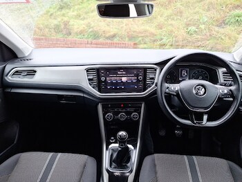 Used Volkswagen T-Roc 2020 for sale - 77043958: Photo