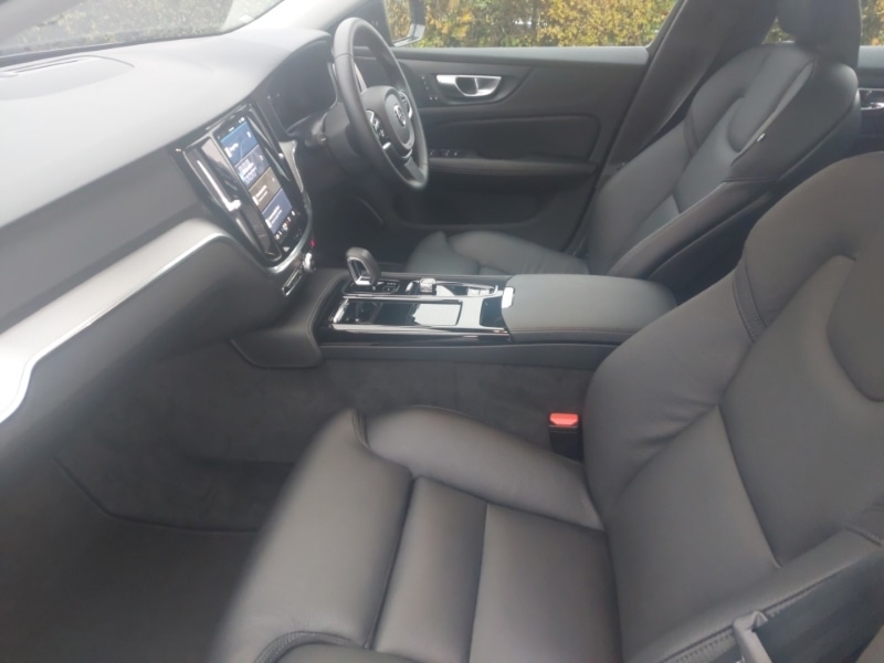 Used Volvo V60 2024 for sale - 77353394: Photo 5