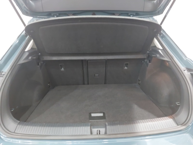 Used Volkswagen T-Roc 2022 for sale - 76610448: Photo 8