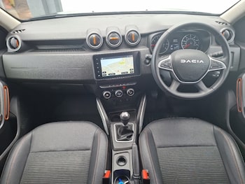 Used Dacia Duster 2023 for sale - 79572952: Photo