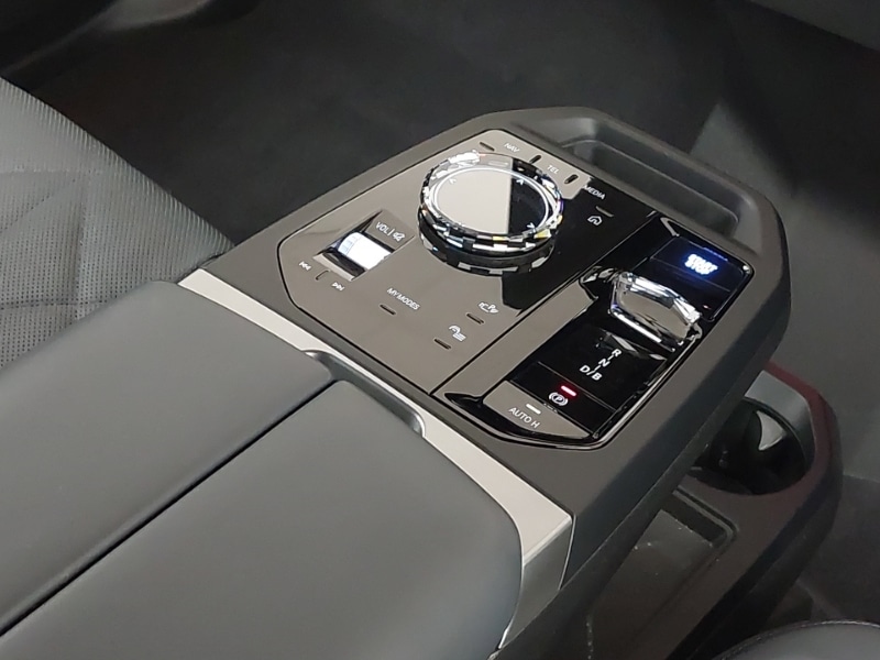 Used BMW iX 2025 for sale - 76387687: Photo 10