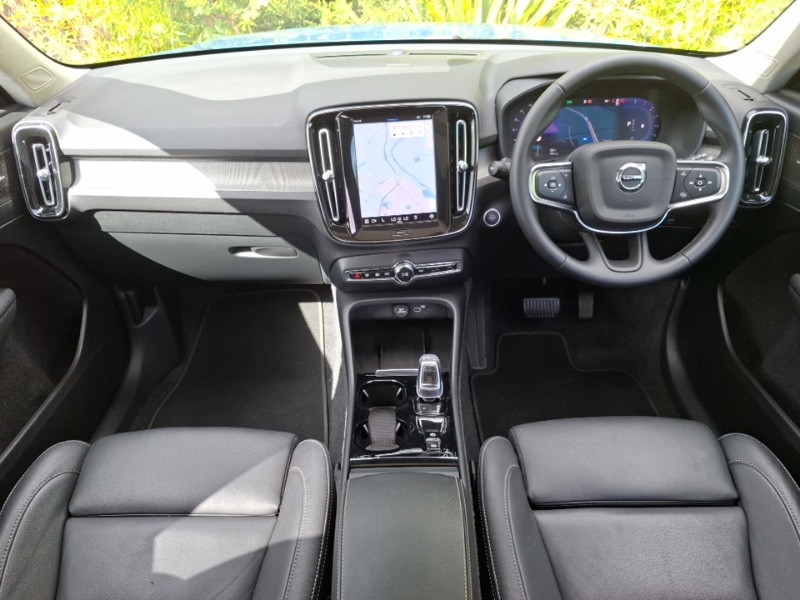 Used Volvo XC40 2024 for sale - 76771156: Photo 2