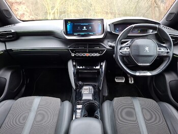 Used Peugeot 2008 2022 for sale - 77949032: Photo