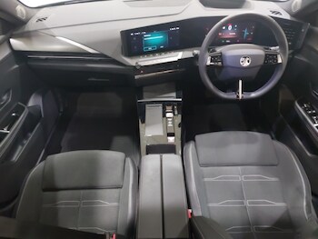 Used Vauxhall Astra 2024 for sale - 76925793: Photo