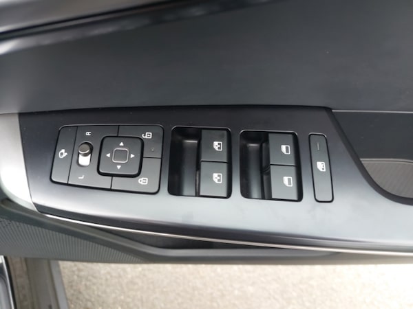 Used Kia EV6 2025 for sale - 76233277: Photo 12