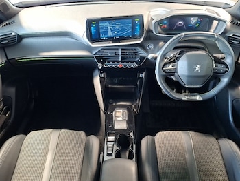Used Peugeot 2008 2023 for sale - 79594431: Photo
