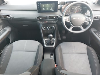 Used Dacia Sandero Stepway 2023 for sale - 76135558: Photo 2