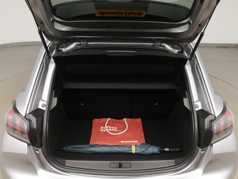 Used Peugeot 208 2023 for sale - 77777868: Photo 8