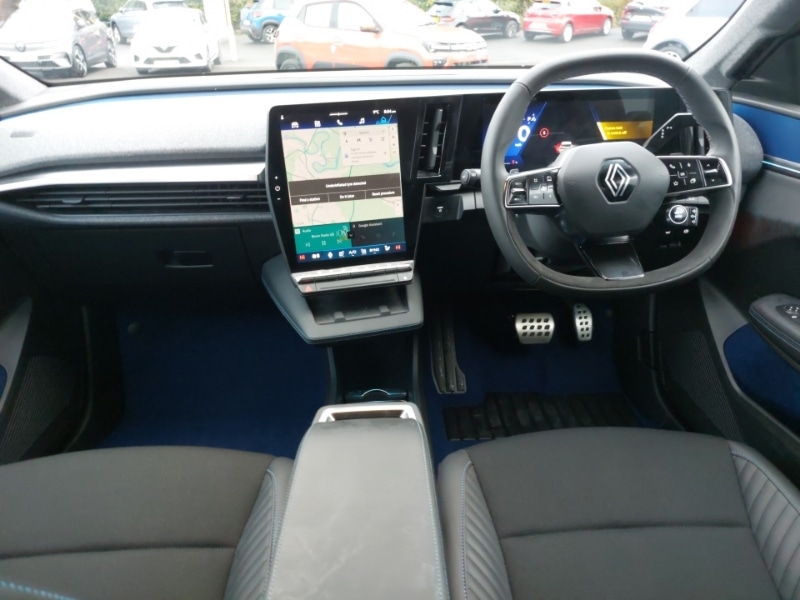 Used Renault Scenic E-Tech 2025 for sale - 77252552: Photo 2