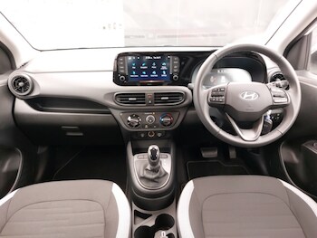 Used Hyundai i10 2024 for sale - 76497879: Photo