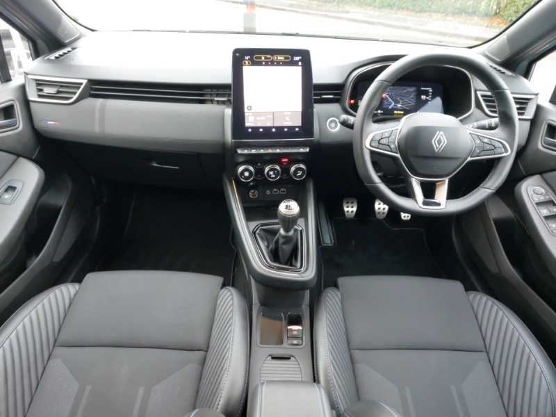 Used Renault Clio 2024 for sale - 76596859: Photo 2