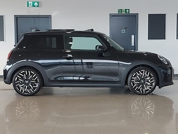 Used MINI Cooper 2025 for sale - 76051443: Photo