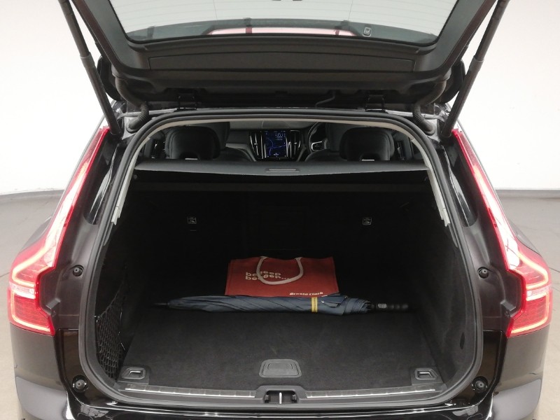 Used Volvo XC60 2023 for sale - 77482904: Photo 8