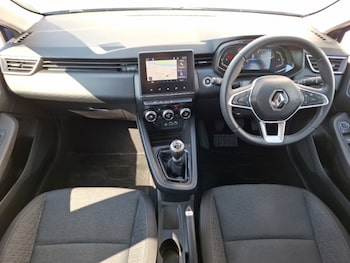Used Renault Clio 2023 for sale - 75686344: Photo