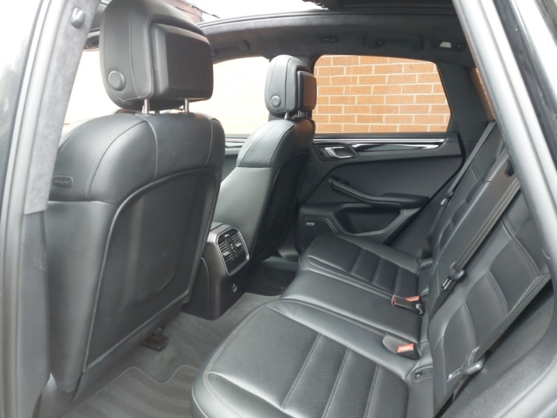 Used Porsche Macan 2020 for sale - 77981021: Photo 6