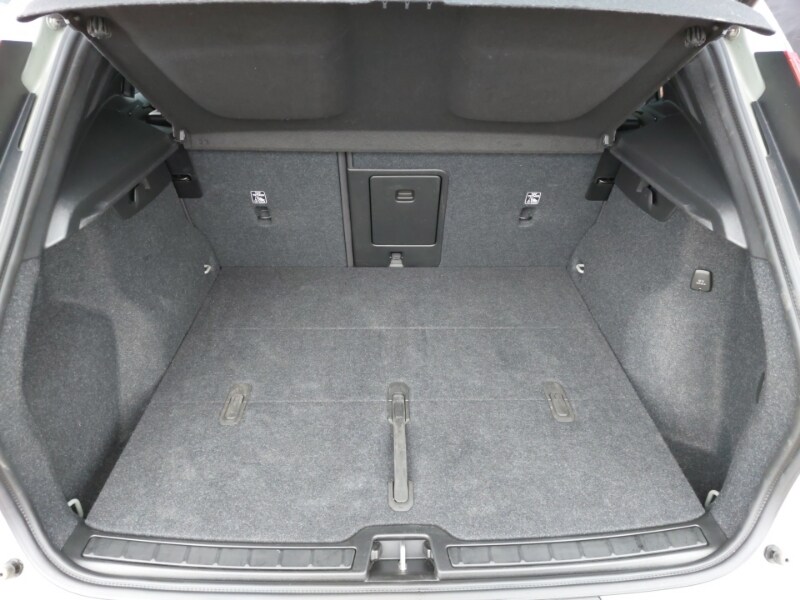 Used Volvo XC40 2024 for sale - 77434469: Photo 8