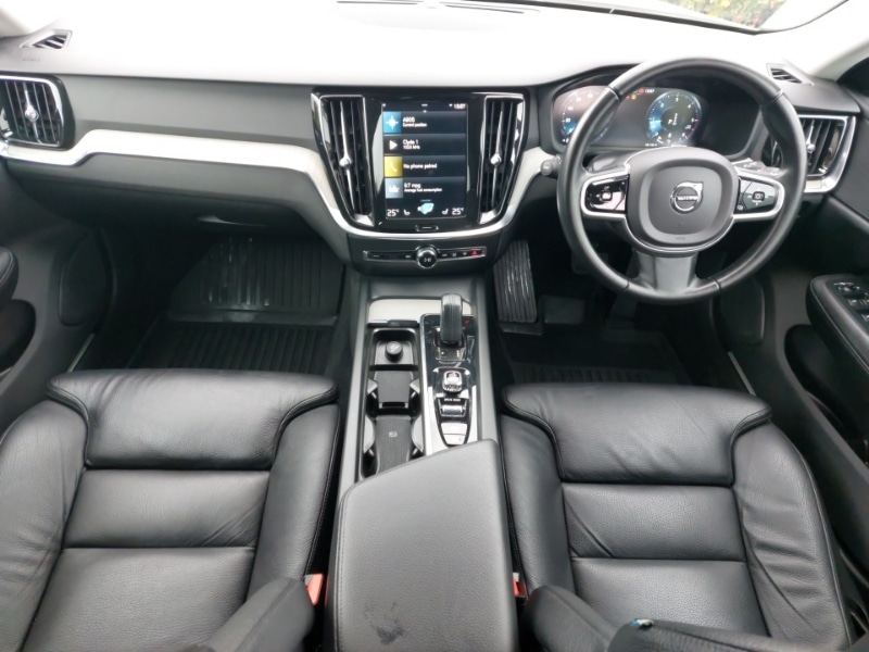 Used Volvo V60 2021 for sale - 77142775: Photo 2