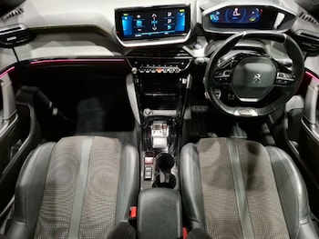 Used Peugeot 2008 2023 for sale - 78318042: Photo