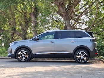 Used Peugeot 5008 2023 for sale - 79492503: Photo