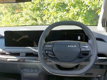 Used Kia EV3 2025 for sale - 76071001: Photo 2