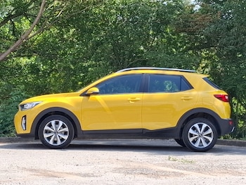 Used Kia Stonic 2023 for sale - 79492576: Photo