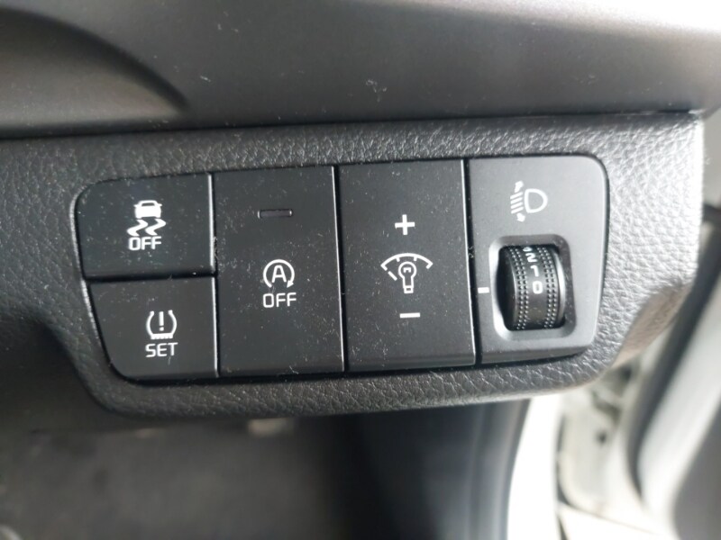 Used Kia Stonic 2022 for sale - 76526249: Photo 12