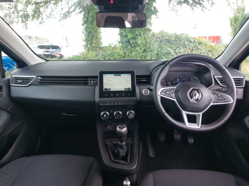Used Renault Clio 2023 for sale - 76502510: Photo 2