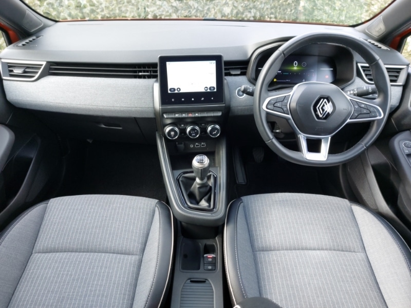 Used Renault Clio 2024 for sale - 77793263: Photo 2