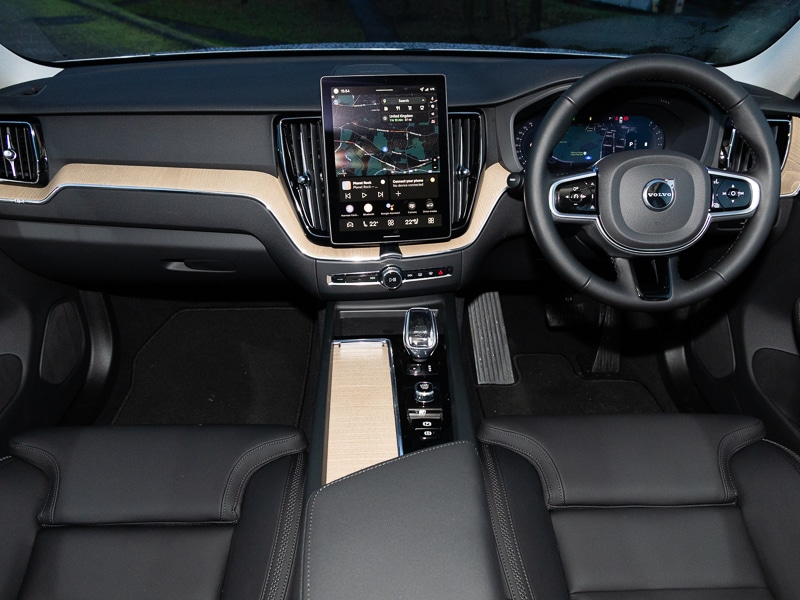 Used Volvo XC60 2025 for sale - 77544673: Photo 2