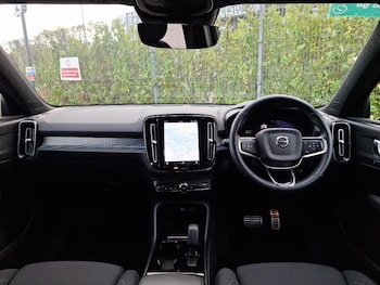 Used Volvo XC40 2022 for sale - 76212345: Photo 2
