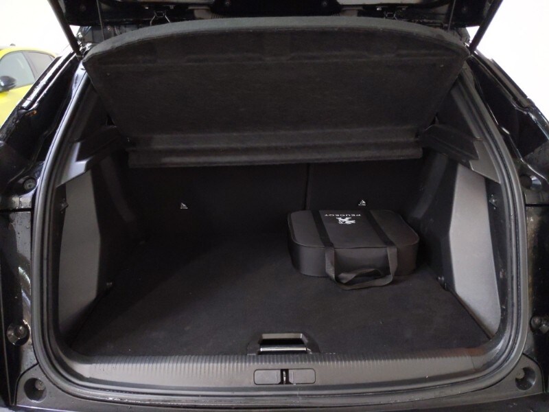 Used Peugeot 2008 2021 for sale - 77434000: Photo 8