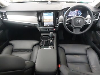 Used Volvo V90 2024 for sale - 77184390: Photo