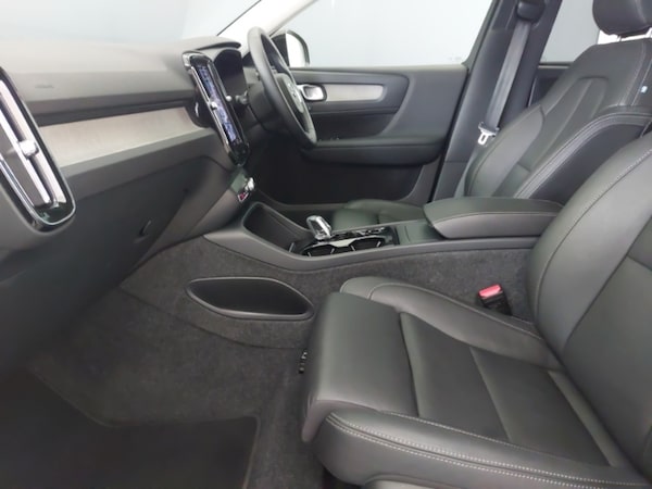 Used Volvo XC40 2024 for sale - 76347975: Photo 5