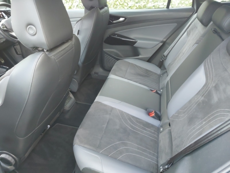Used Volkswagen ID.4 2023 for sale - 76353818: Photo 6