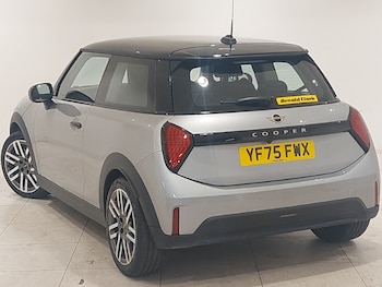 Used MINI Cooper 2025 for sale - 79332018: Photo