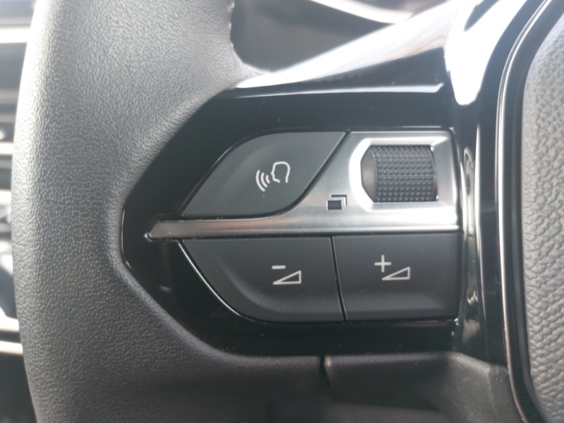 Used Peugeot 2008 2023 for sale - 78218817: Photo 12