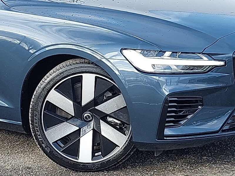 Used Volvo V60 2024 for sale - 77924144: Photo 9