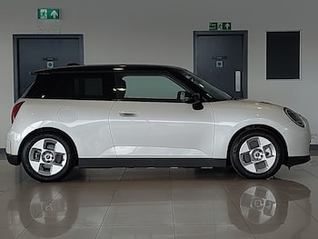 Used MINI Cooper 2025 for sale - 76051061: Photo