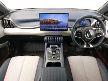 2025 - 150kW Design 60kWh 5dr Auto
