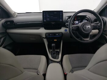 Used Toyota Yaris 2021 for sale - 77325566: Photo