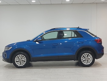Used Volkswagen T-Roc 2023 for sale - 77066290: Photo