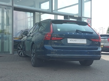 Used Volvo V90 2025 for sale - 75686610: Photo