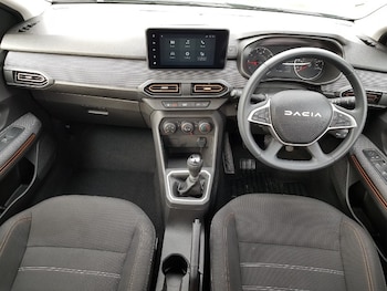 Used Dacia Sandero Stepway 2023 for sale - 76212659: Photo 2