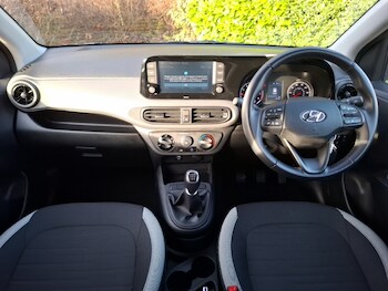 Used Hyundai i10 2023 for sale - 77365944: Photo