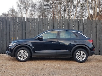 Used Volkswagen T-Roc 2022 for sale - 76889508: Photo