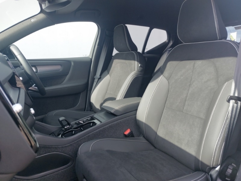 Used Volvo XC40 2025 for sale - 77552902: Photo 5