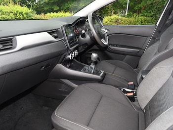 Used Renault Captur 2020 for sale - 79572904: Photo