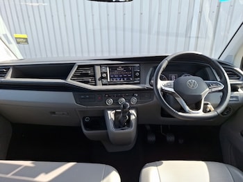 Used Volkswagen Transporter Shuttle 2024 for sale - 78952426: Photo