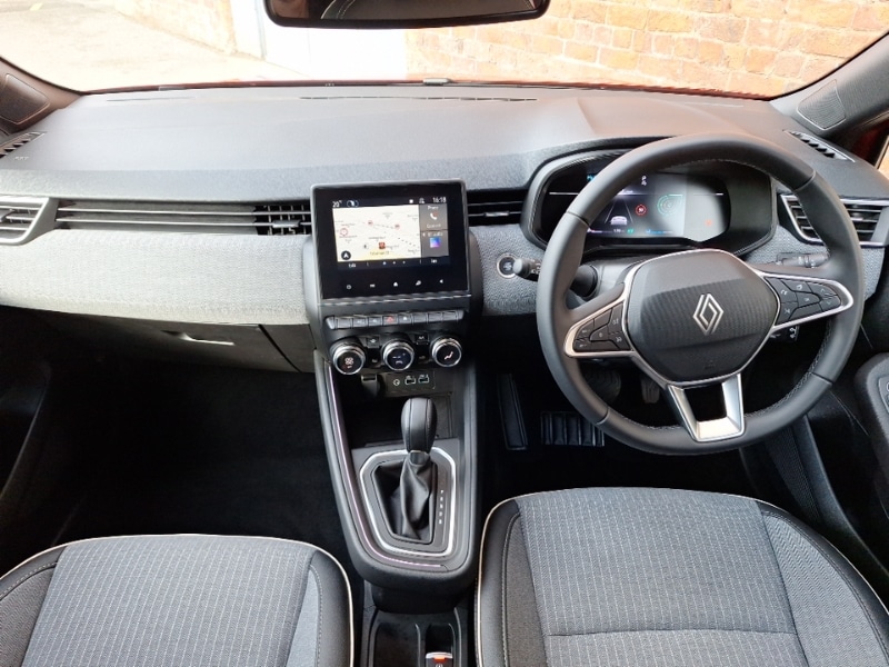 Used Renault Clio 2024 for sale - 76708900: Photo 2